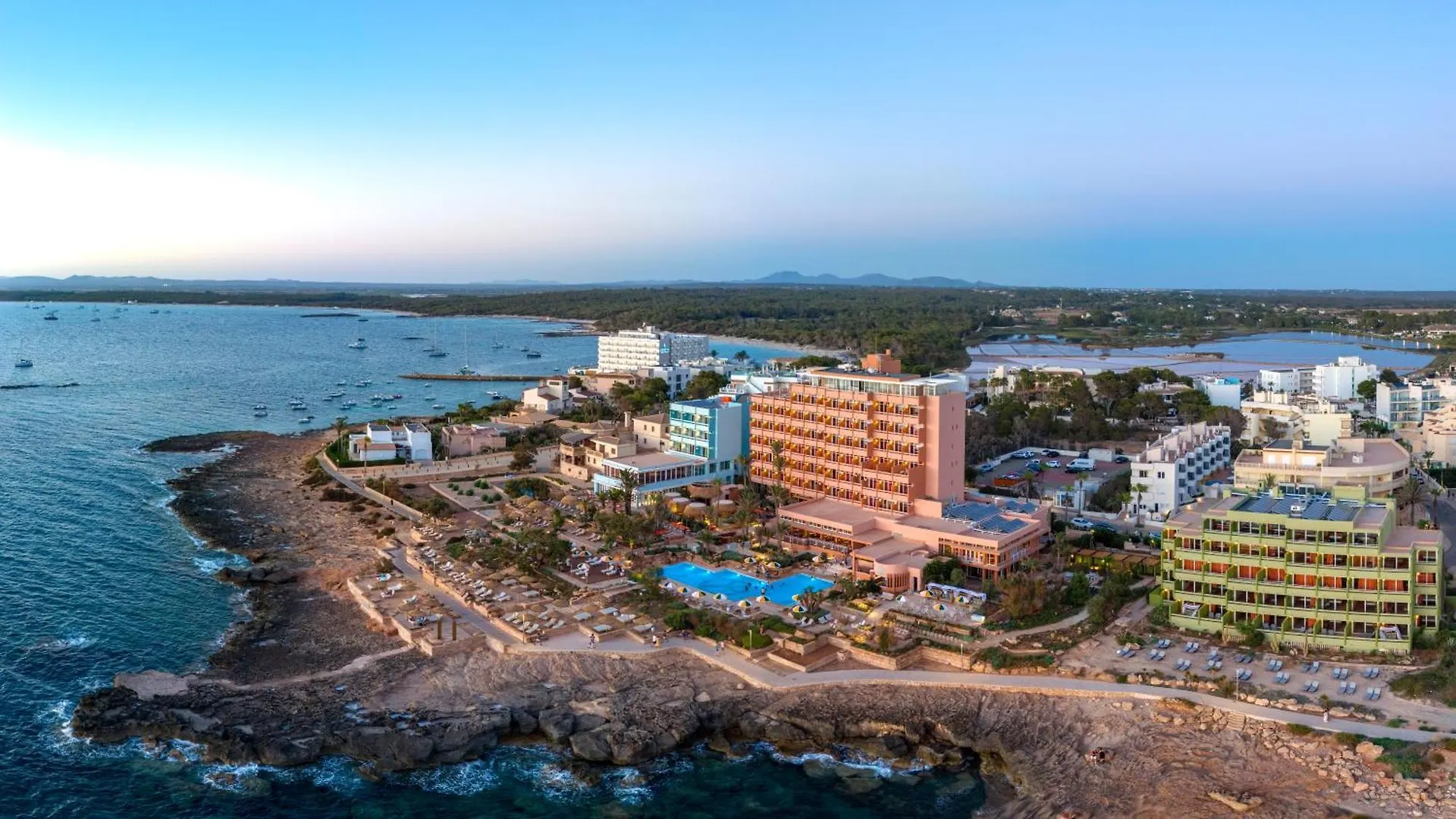 Bikini Island & Mountain Hotel Es Trenc -Adults Only- 콜로니아 산트 호르디 스페인